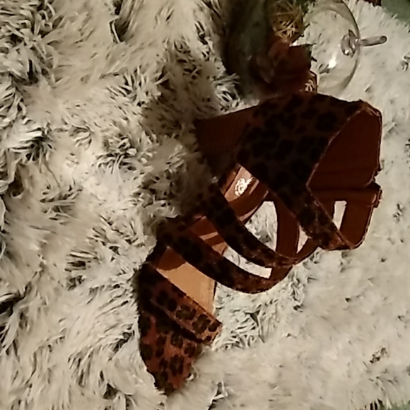 Heels - Picture 2 of 4